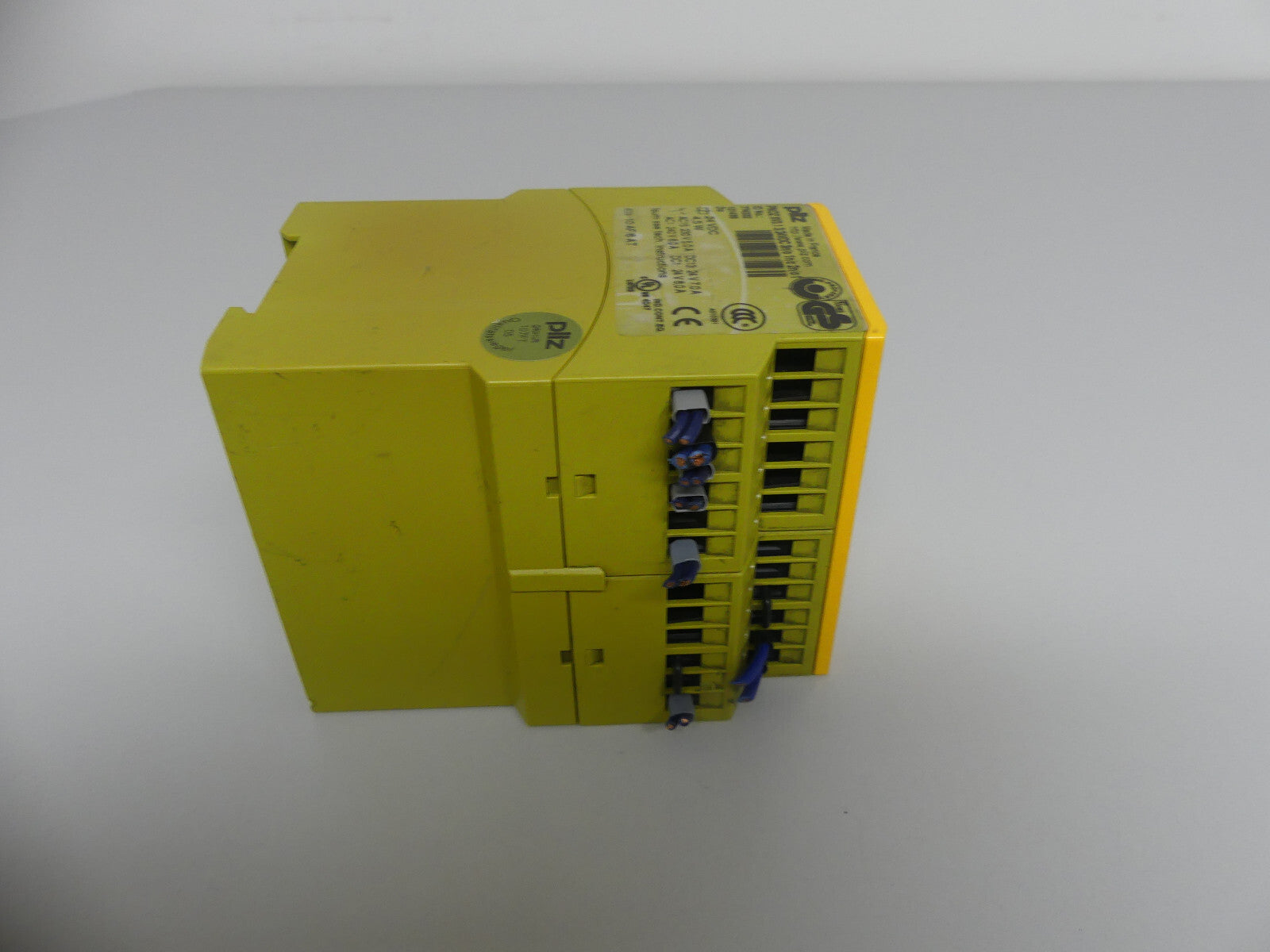 Pilz PNOZ XV3.1 3/24VDC 3n/o 1n/c 2n/ot  ID No.: 774532