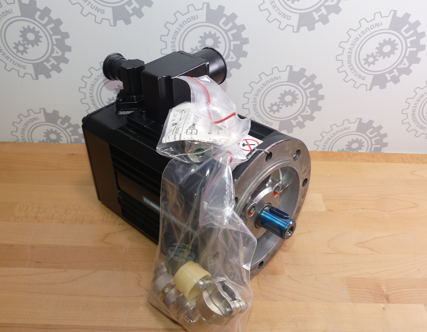 BAUMULLER DS56-B  DS 56-B Synchronous Motor
