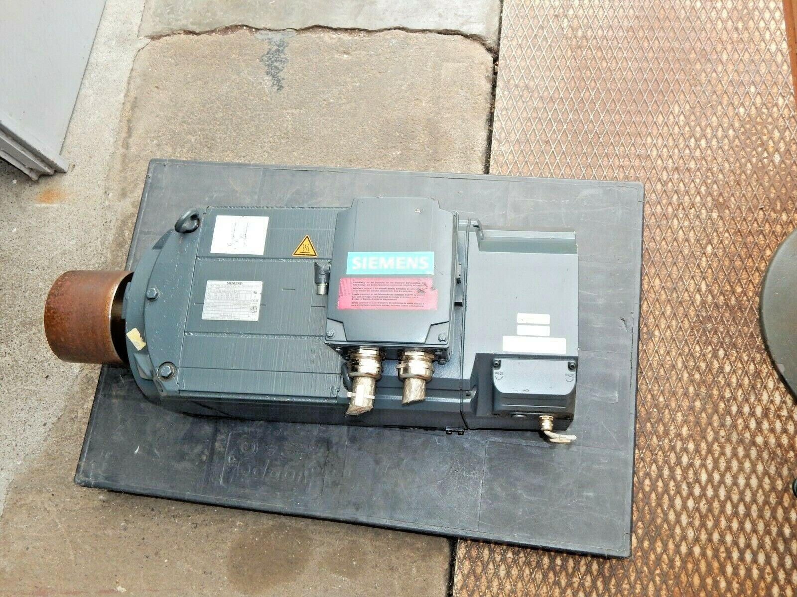  Siemens 1PH8 184-1MF001FA1-Z // 1PH8184-1MF00-1FA1-Z / 1PH8184-1MF001FA1-Z 