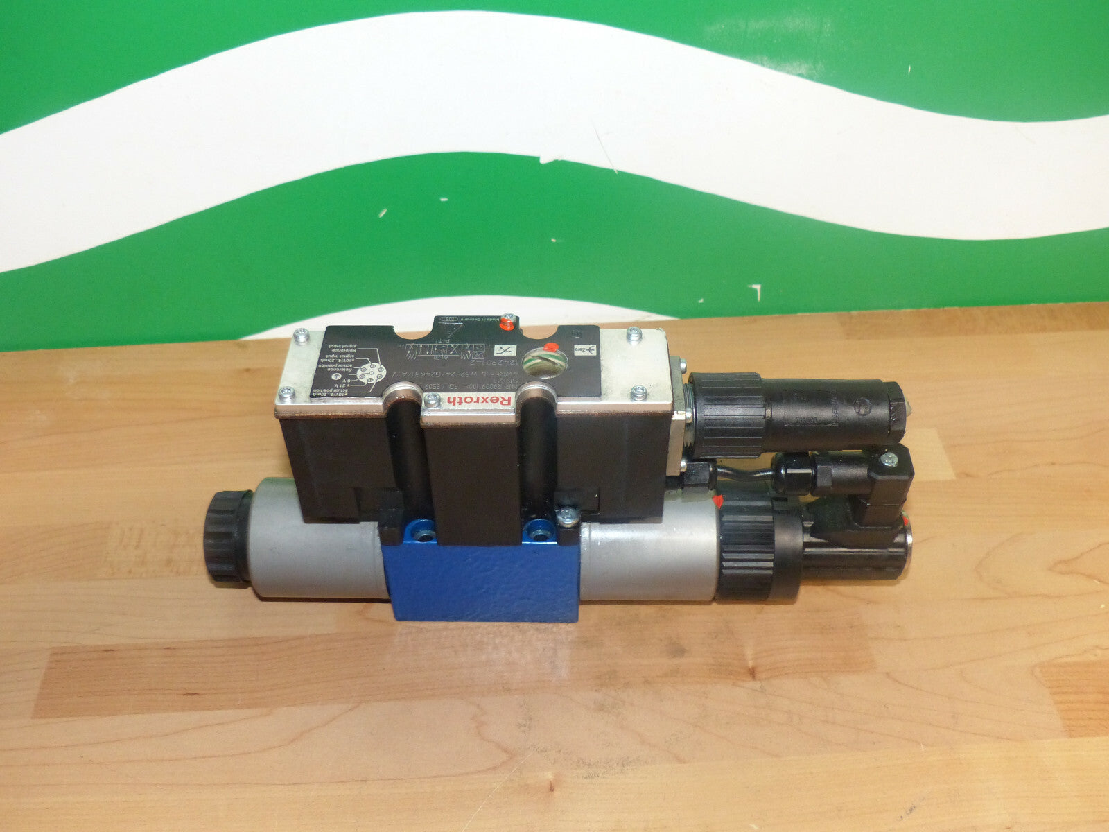 REXROTH MNR: R900911004 / 4WREE 6 W32-24/G24K31/A1V s.Bilder