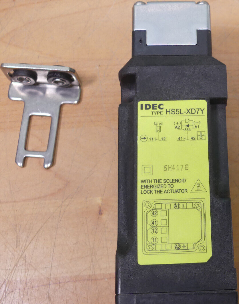 IDEC Electromagnetic Safety Switch HS5L-XD7Y4M