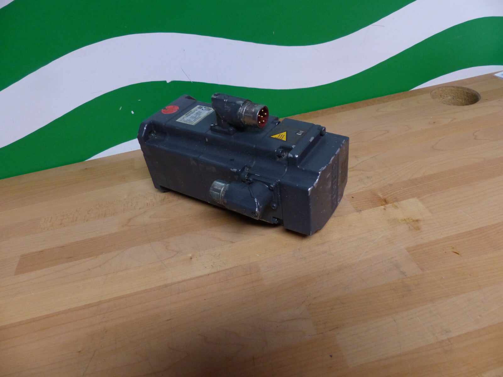 Siemens 1FK7042-5AK71-3EH5-Z  stecker leicht beschädigt  s.Bilder