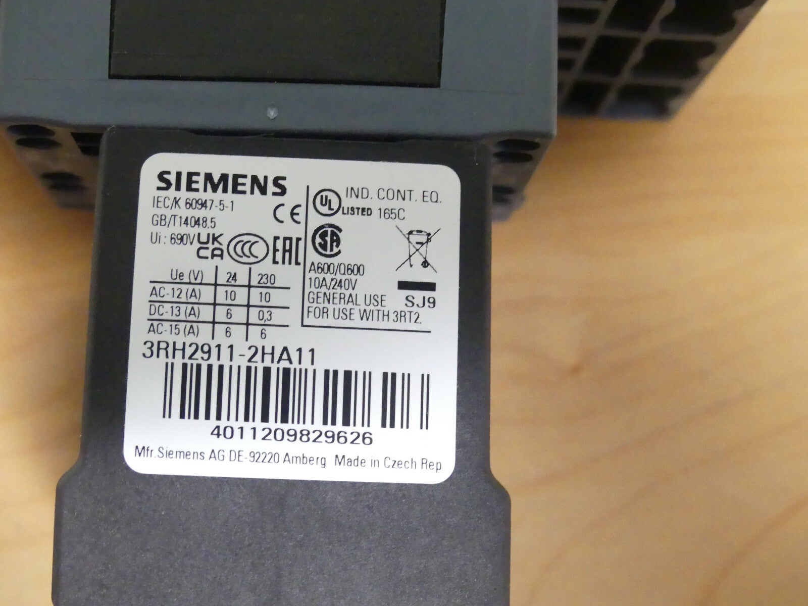 Siemens SIRIUS Leistungsschütz 3RT2027-2BB44+3RH2911-2HA11