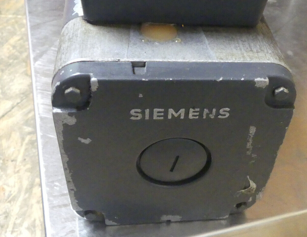 Siemens  1FT5076-0AF01-2-Z Permanent Magnet Motor used
