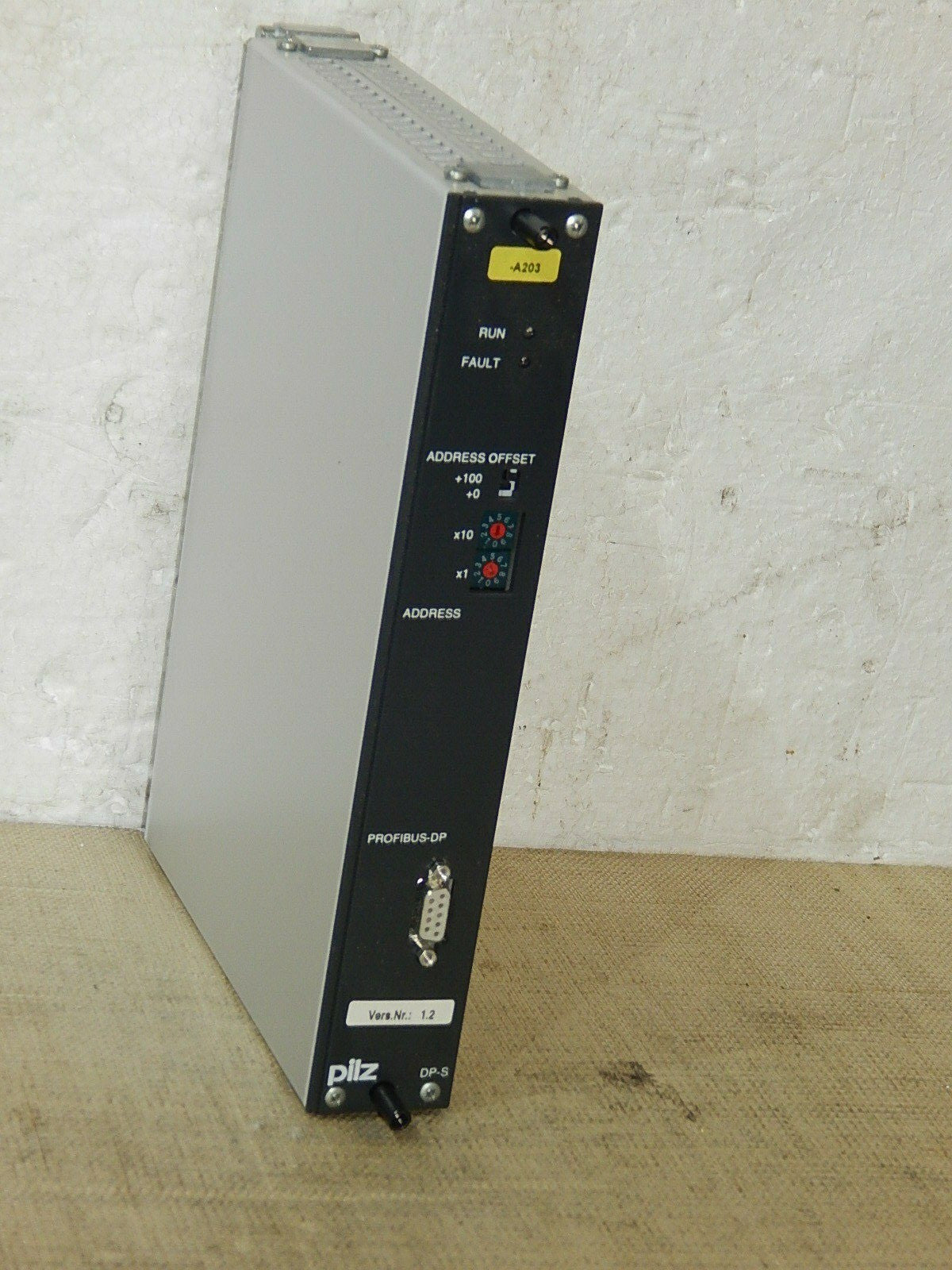 Pilz PSS DP-S Profibus DP Slave Ident.No 301151 Version 1.2 used