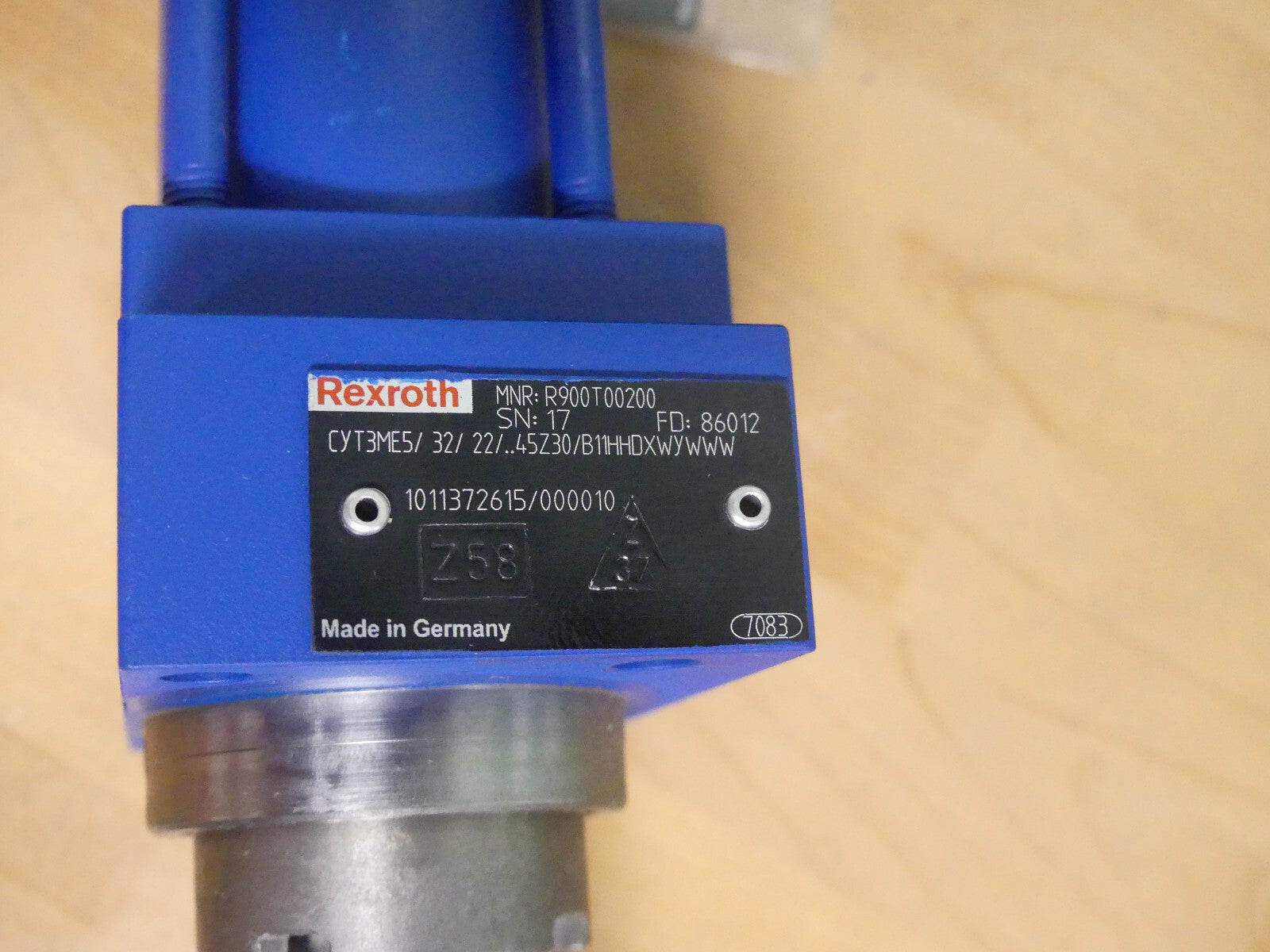 rexroth mnr:r900t00200  cy3mes/32/22/..45z30/b1hh0xwywww