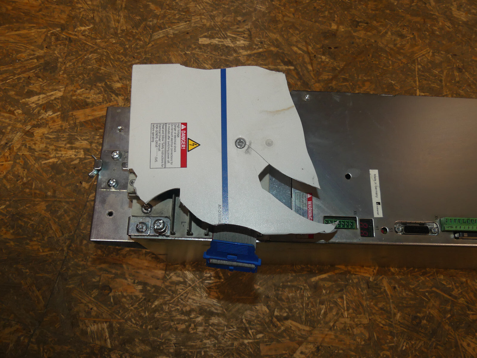 Rexroth Indramat AC-Controller  HDS04.2-W200N-HS12-01-FW leicht beschädigt
