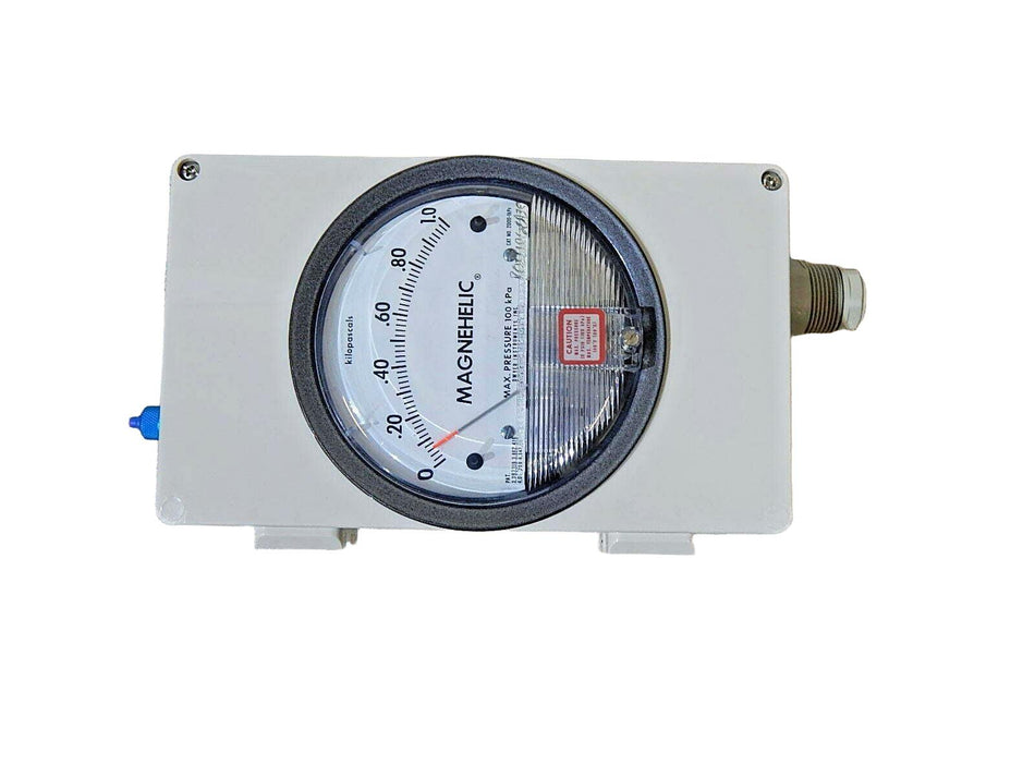 Briem Differenzdruckmessgerät  MD 201 - 10 MB Schaltbereich 0,1 - 1,0 kPa