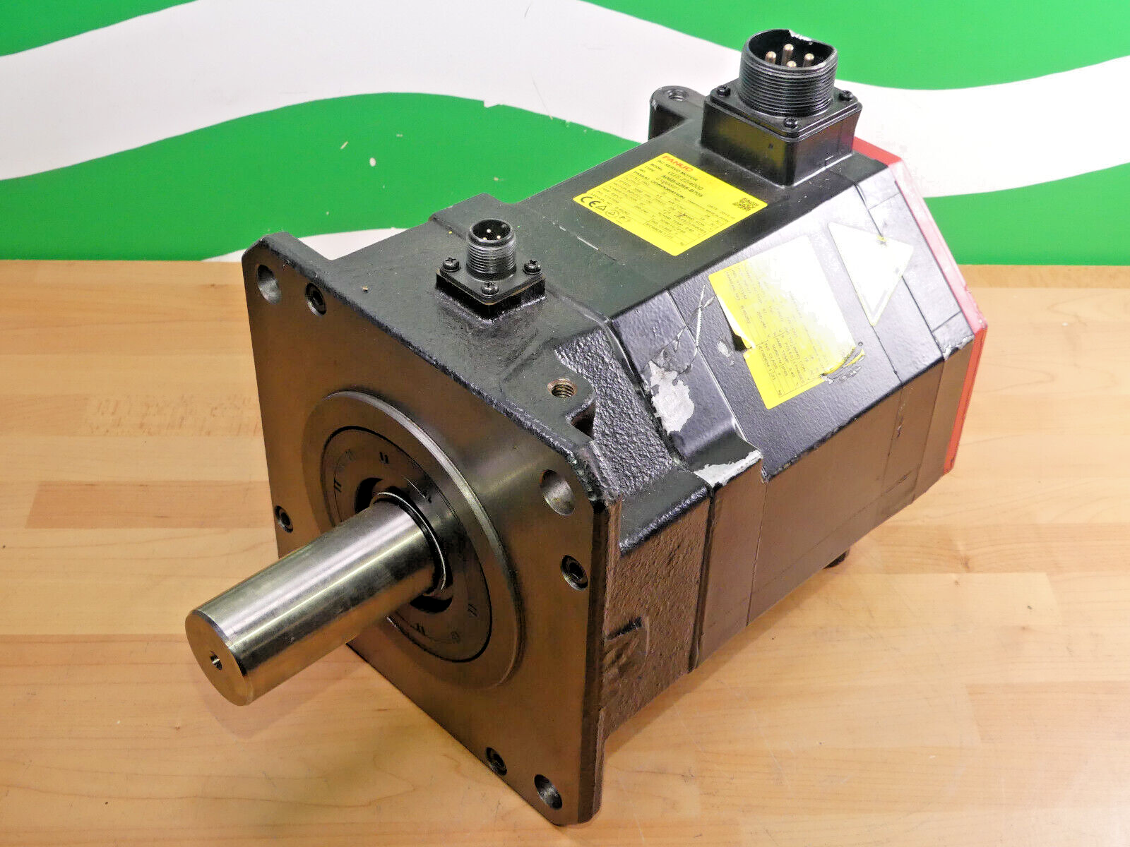 Fanuc AC Servo Motor ais 22/4000 A06B-0265-B705 Leicht beschägit s.Bilder