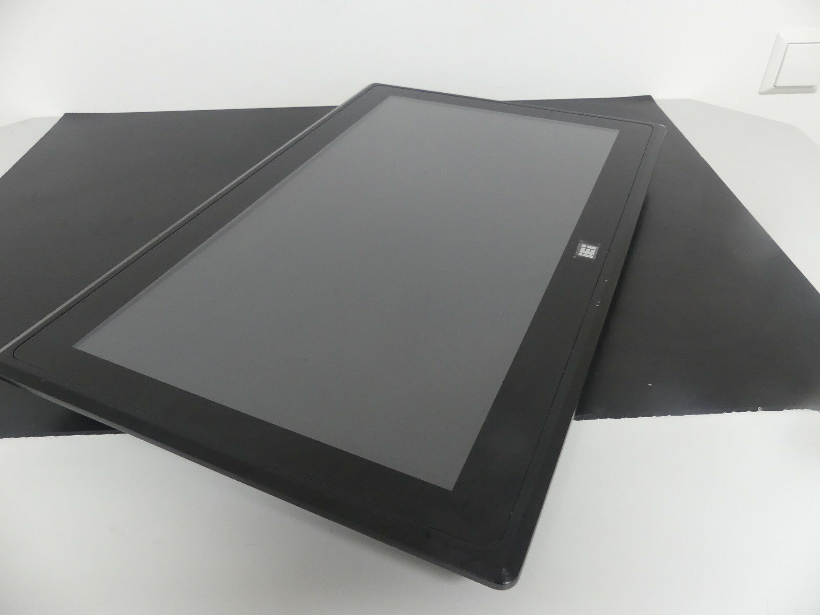 iEi DM-F22A/PC-R11