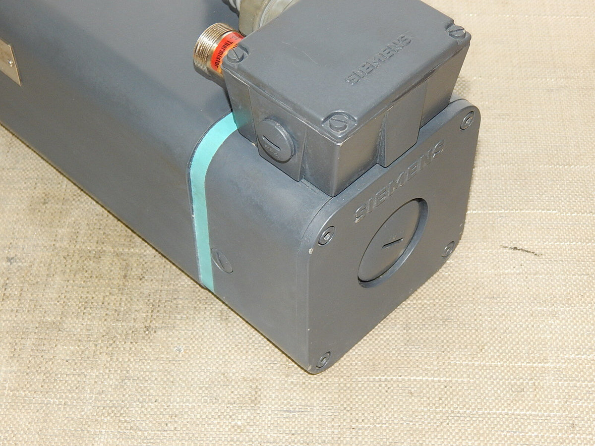 SIEMENS  3~PERMANENT MAGNET MOTOR  1FT5066 -0AF01 -2  Used