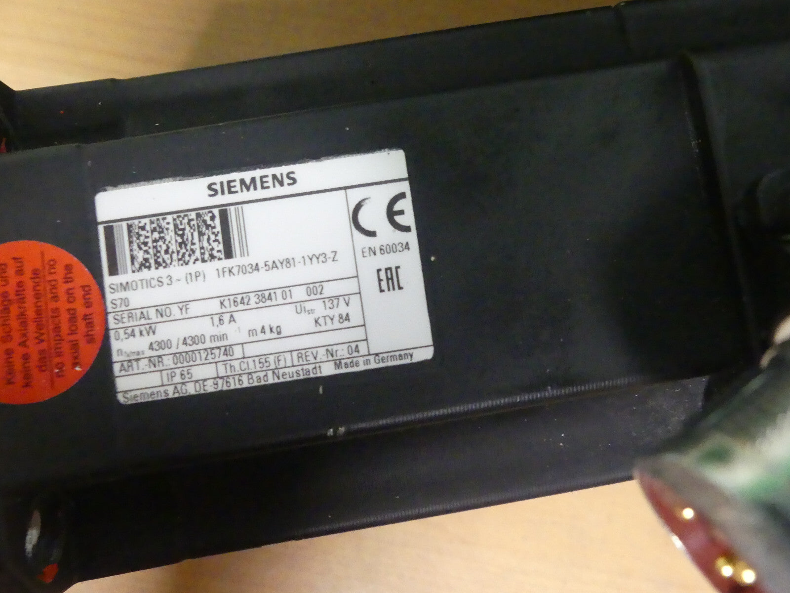 1FK7034-5AY81-1YY3-Z   SIEMENS SIMOTICS ANSCHLUSS LEICHT BESCHÄDIGT SIEHE BILDER