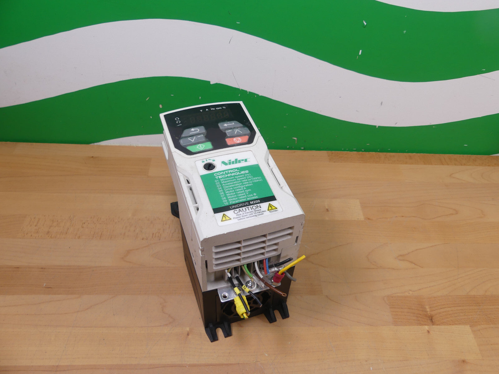 Nidec Unidrive M200-012 00017 A  M200-01200017A
