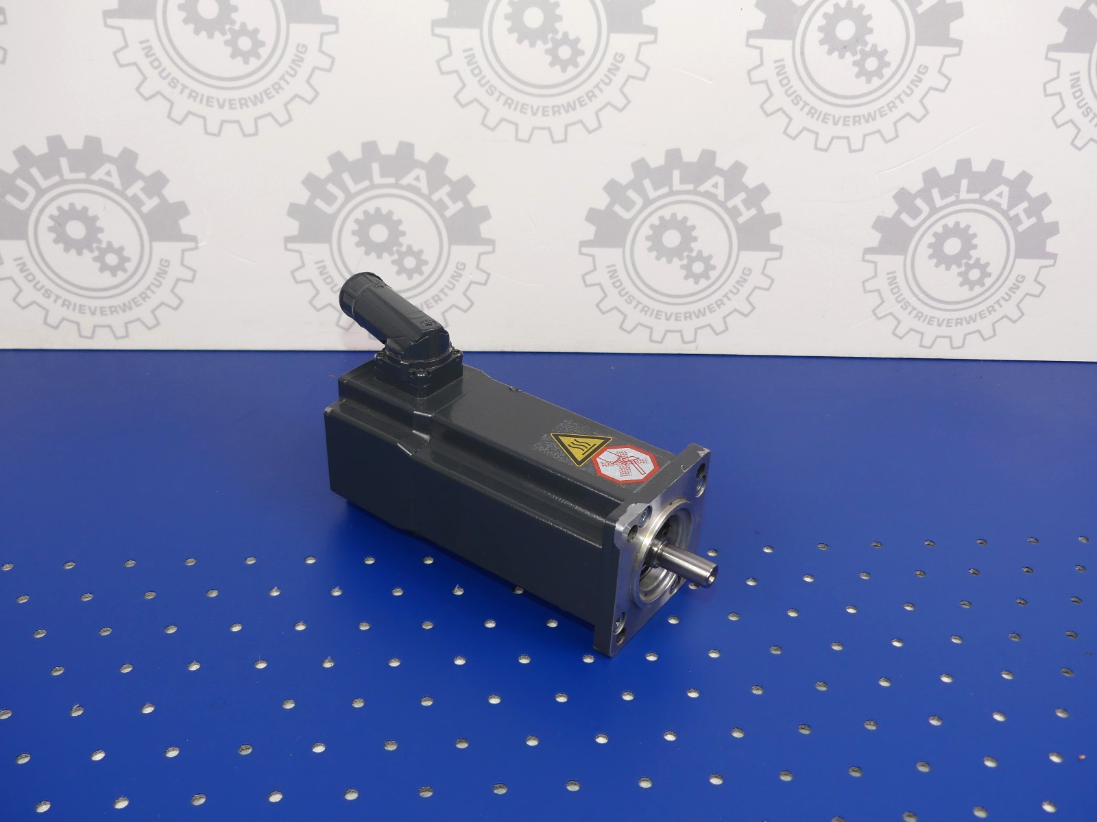 BECKHOFF AM8122-0FH0-0000