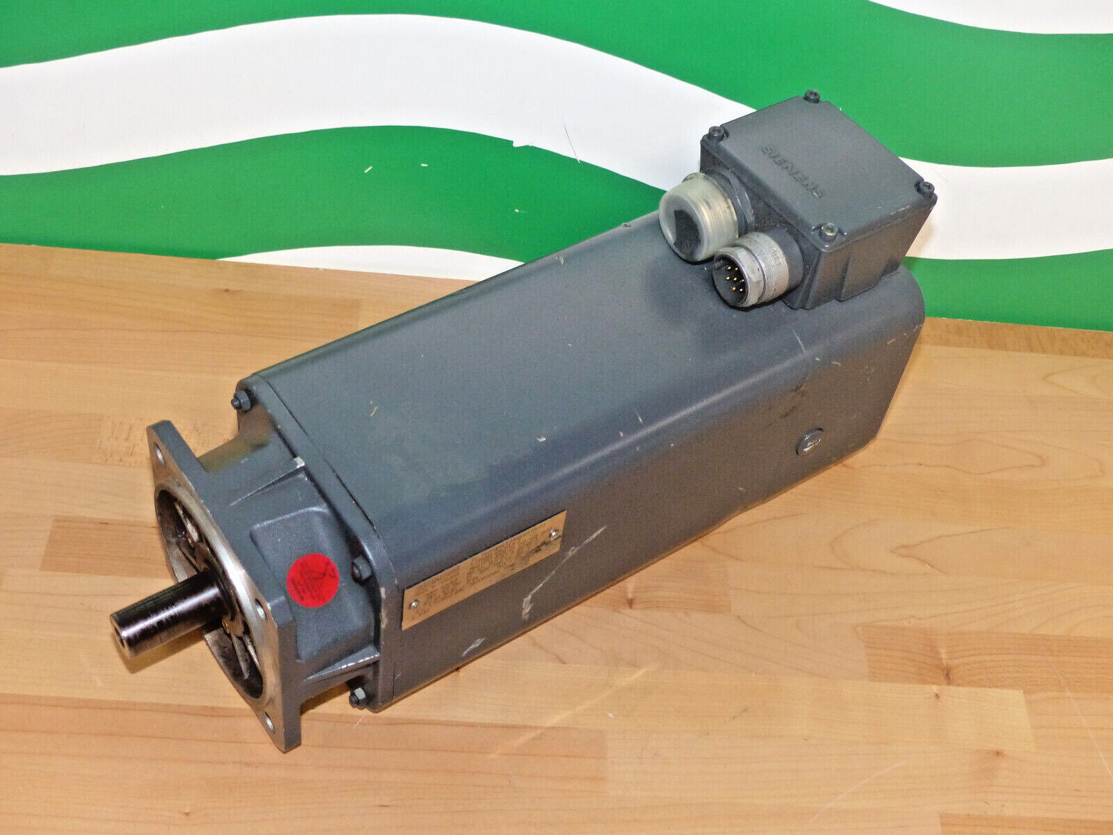 SIEMENS 1FT5066-0AC01-9-Z  // 1FT5 066-0AC01-9-Z Permanent Magnet Motor 