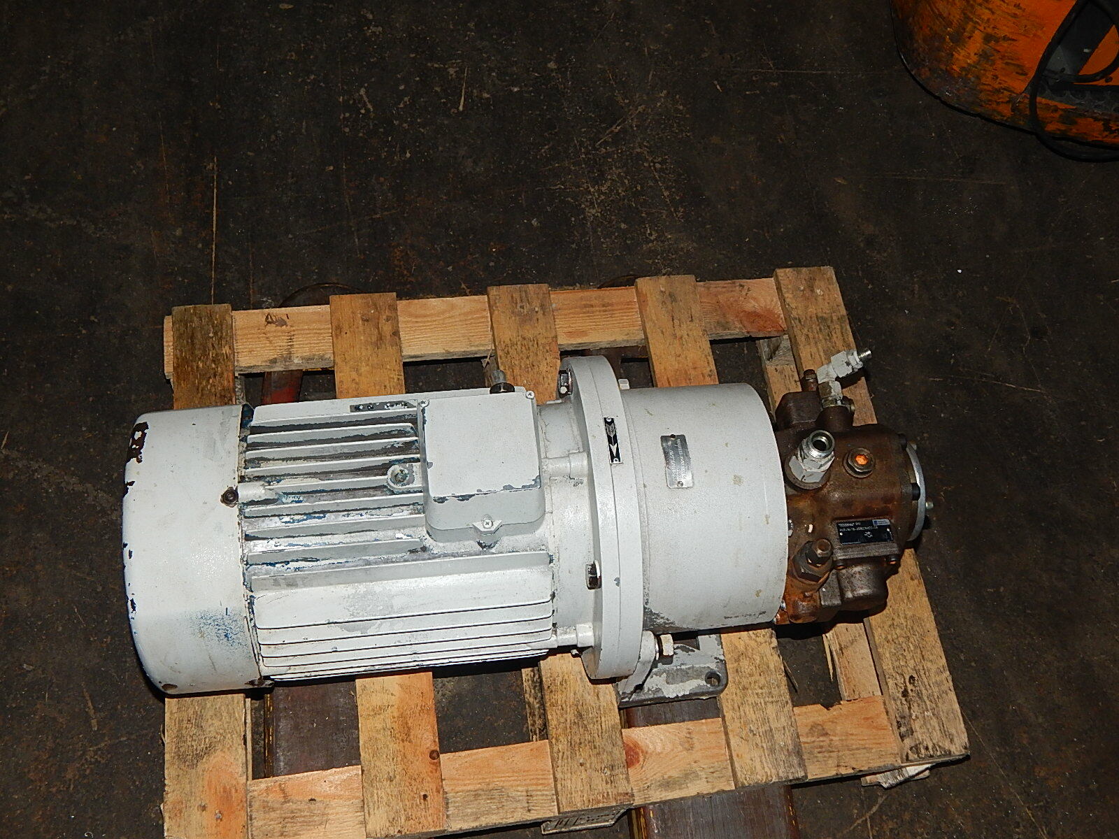 REXROTH FLÜGELZELLEN-PUMPE /// PV7 +16/16-30RE01MC -08 mit 7,5KW Motor 