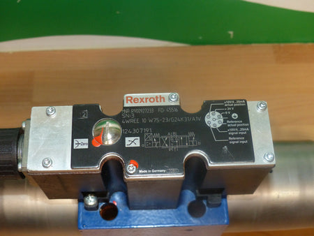 REXROTH MNR: R900927233 / 4WREE 10 W75-23/G24K31/A1V s.Bilder