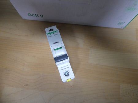 12xSchneider Electric A9F06110
