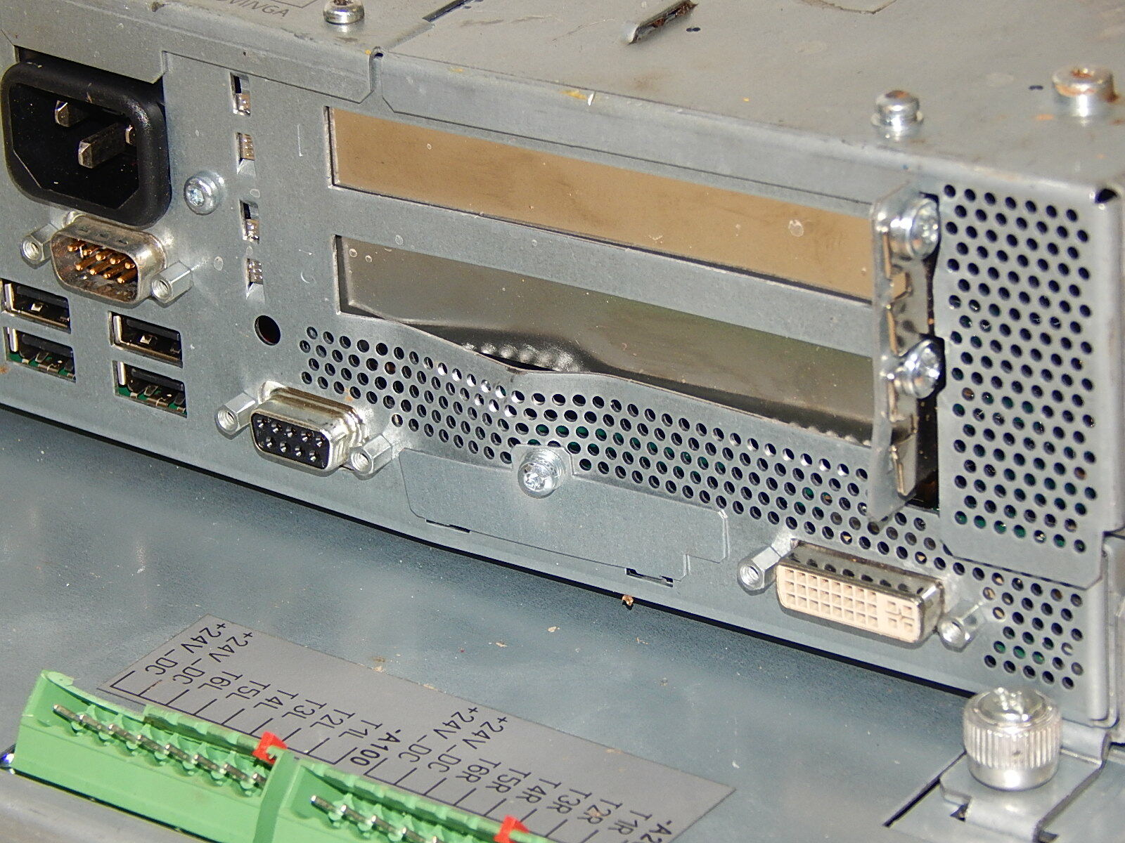 Siemens  Simatic Panel PC 677 // 6AV7462-0AC30-0BK0  leicht gekratz s.Bilder