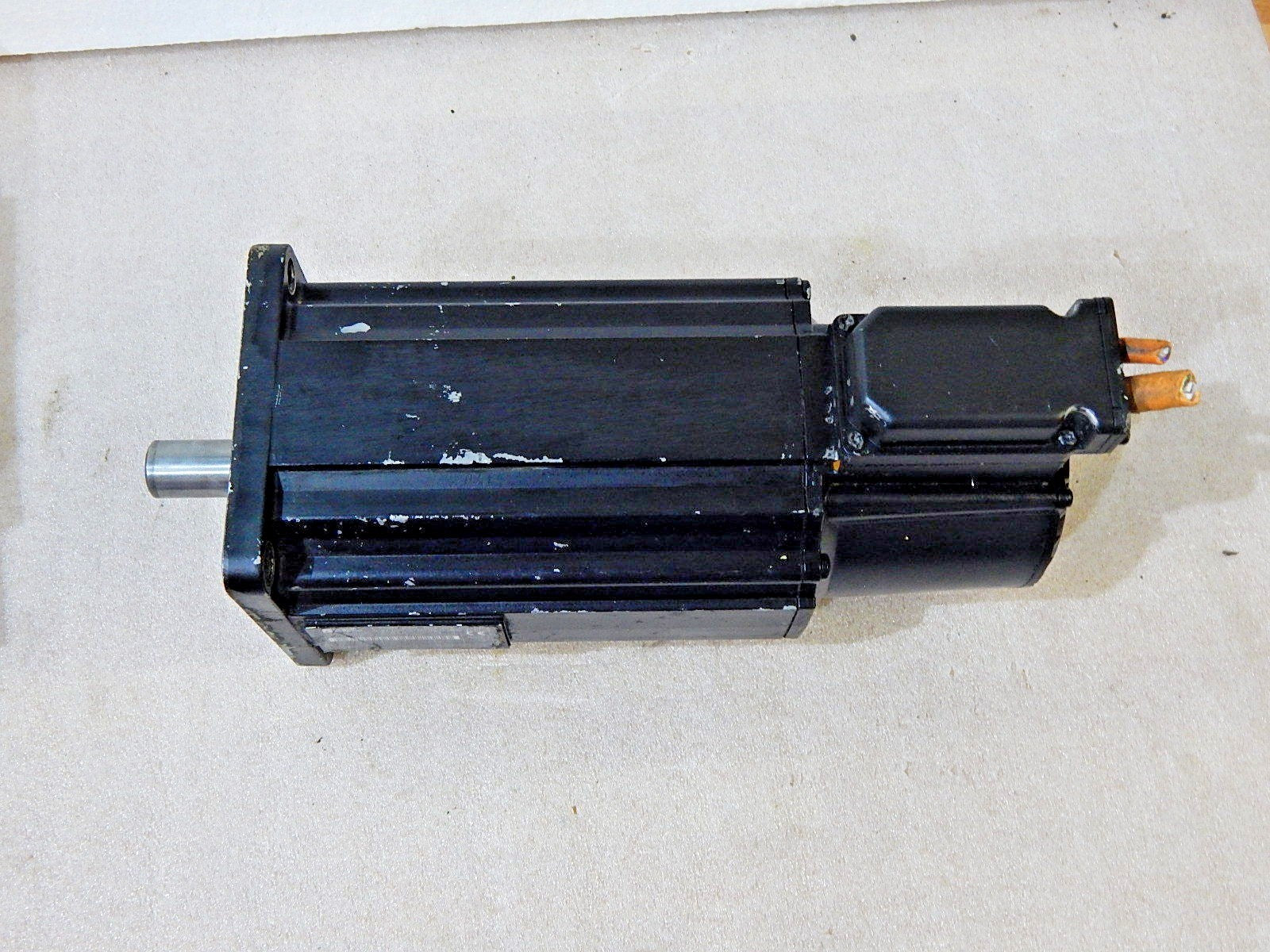 Rexroth Indramat MKD090B-058-KG0-KN Servomotor Used