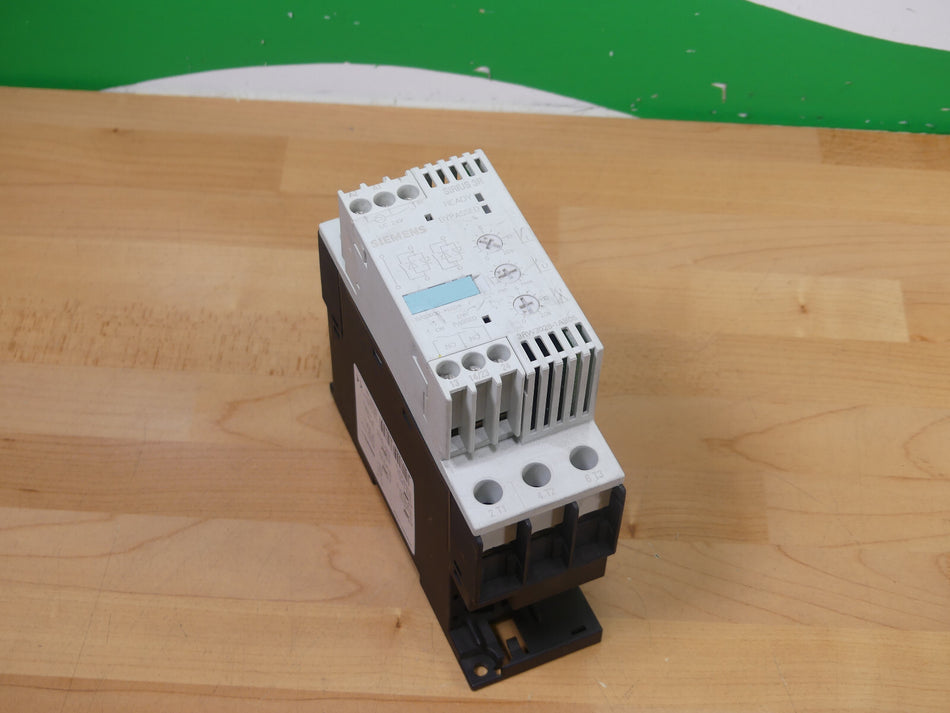 Siemens Sirius 3RW3 Sanftstarter 3RW3026-1AB05 unbenutzter