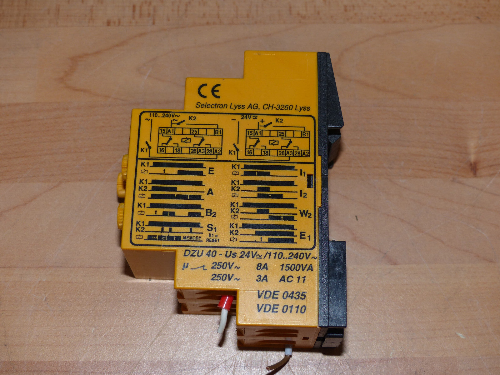 Selectron DZU40 Relais used s.Bilder – Habib Ullah