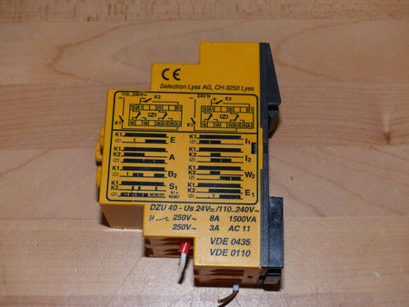 Selectron DZU40 Relais used s.Bilder