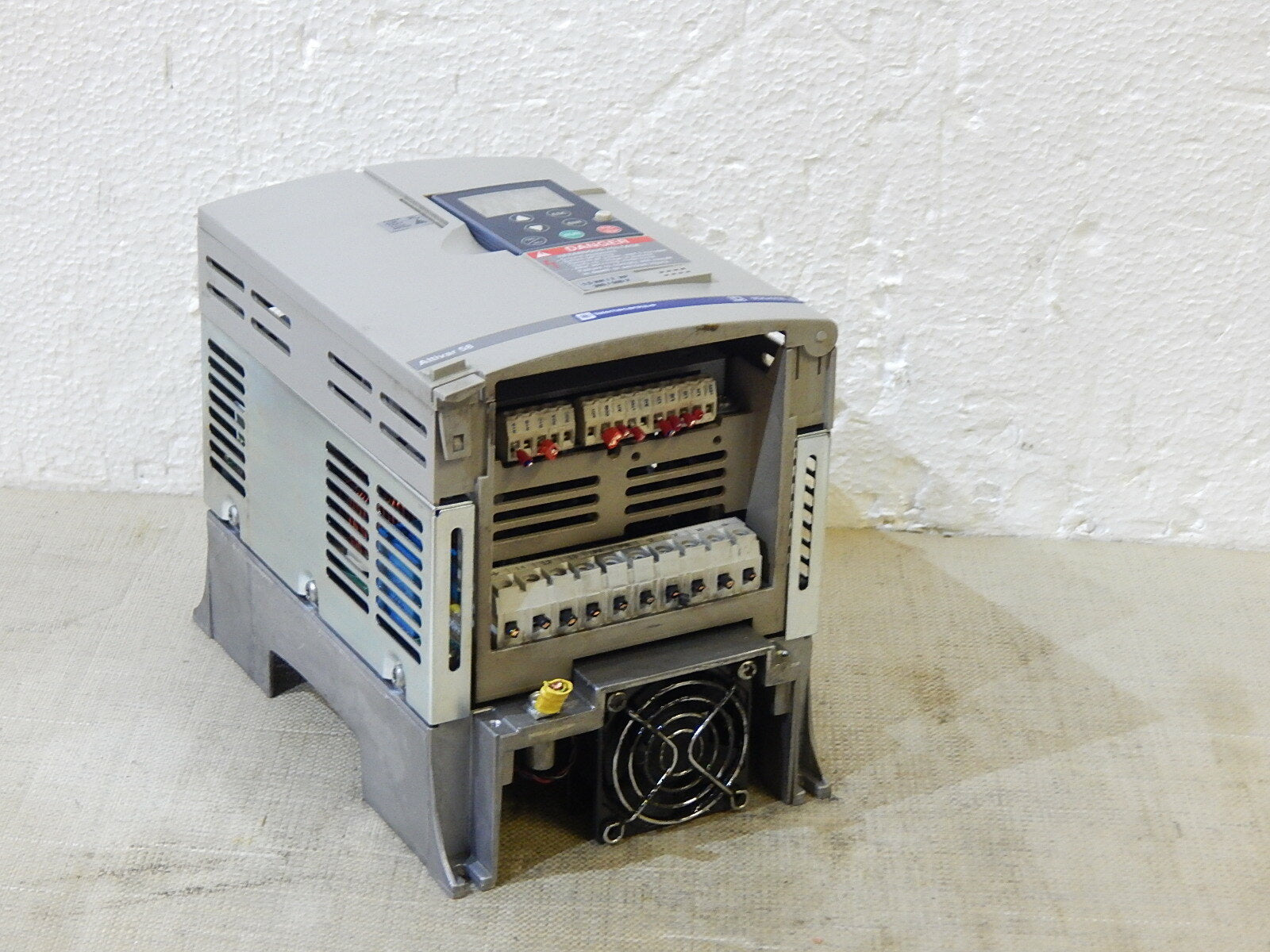  Telemecanique Frequenzumrichter Altivar 58   ATV58HU29N4  1,5kW 2HP used
