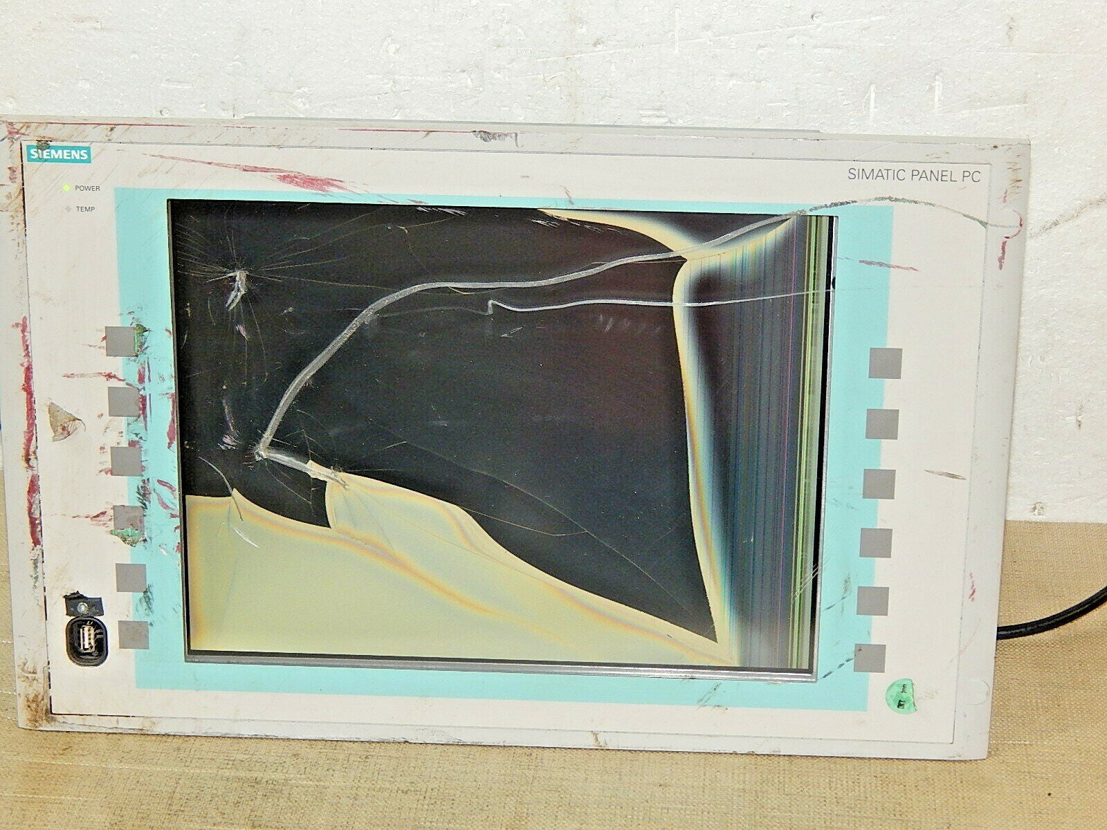 Siemens Simatic Panel PC 677B (AC) 15 Touch A5E02486984 Bildschirm gebrochen