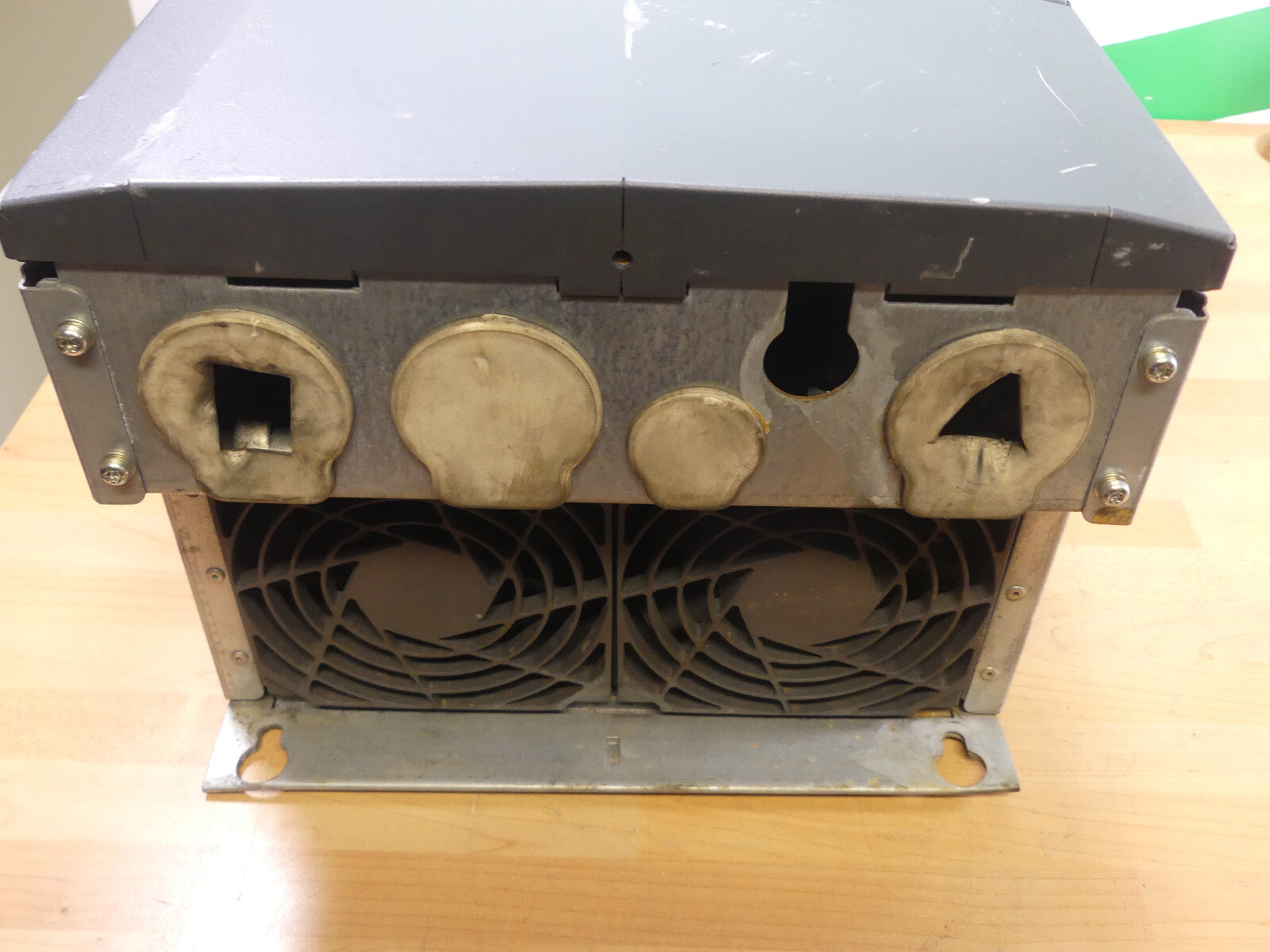 SIEMENS 6SE6440-2AD31-5DA1 6SE64402AD315DA1 MICROMASTER Defekt s.Bilder