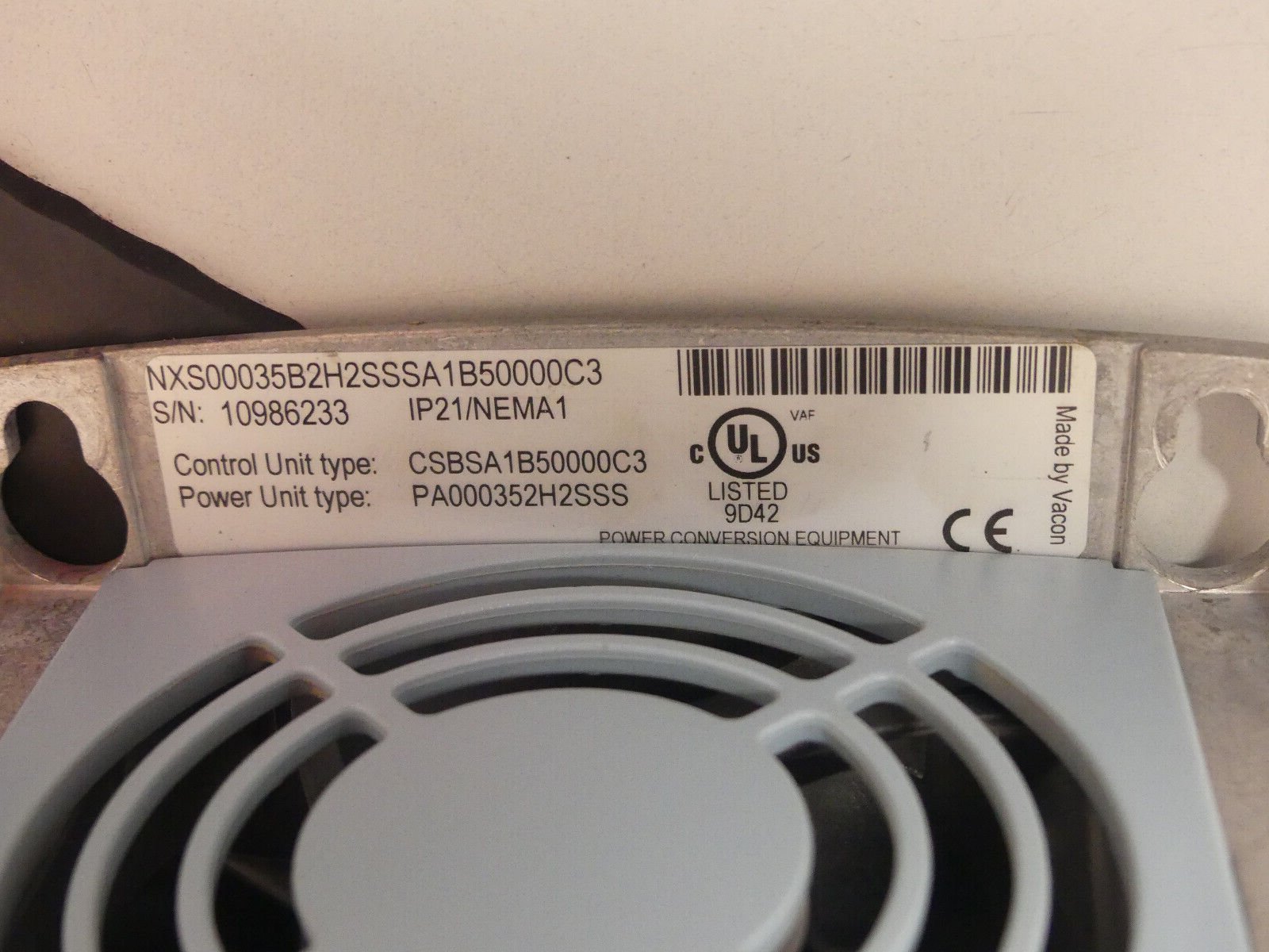 Vacon Frequenzumrichter NXS00035B2H2SSSA1B50000C3+CSBA1B50000C3 s.Bilder