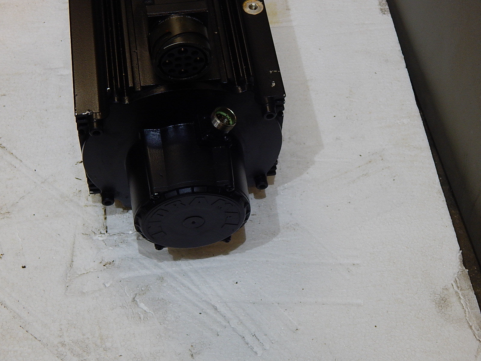 REXROTH INDRAMAT PERMANENT MAGNET MHD112C-024-PG3-BN SERVO MOTOR  Used