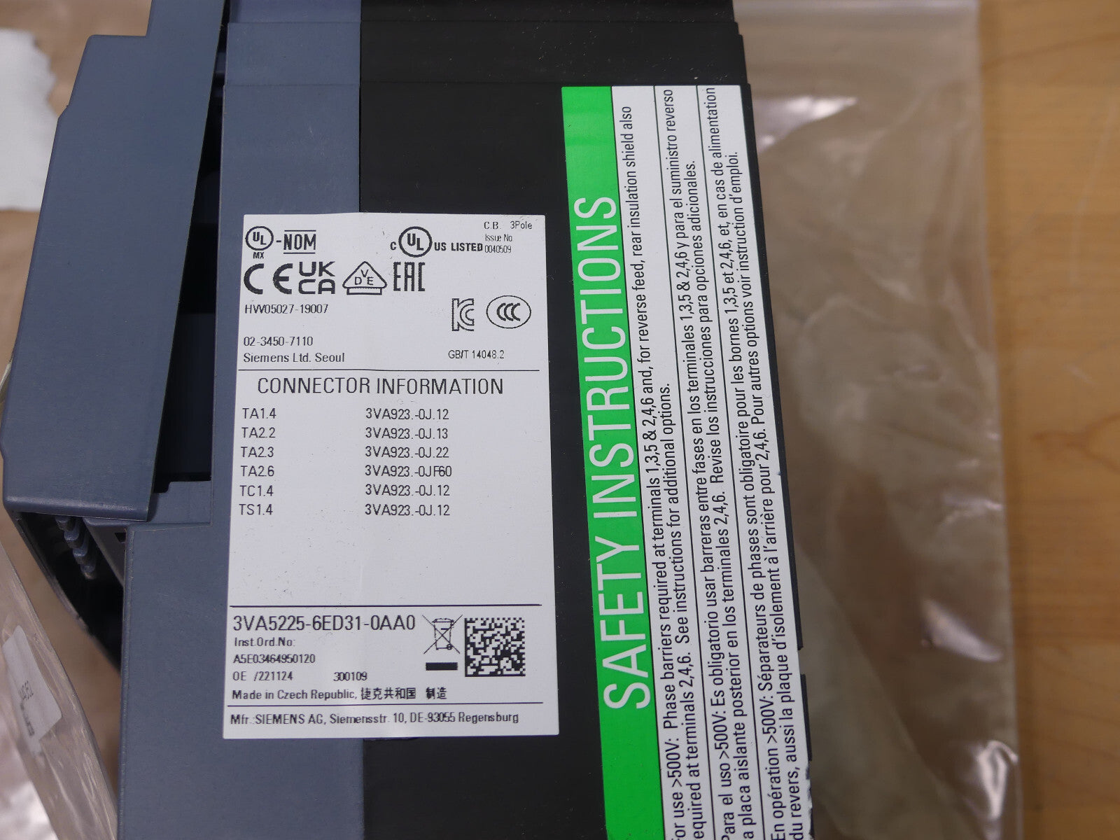 SIEMENS 3VA5225-6ED31-0AA0