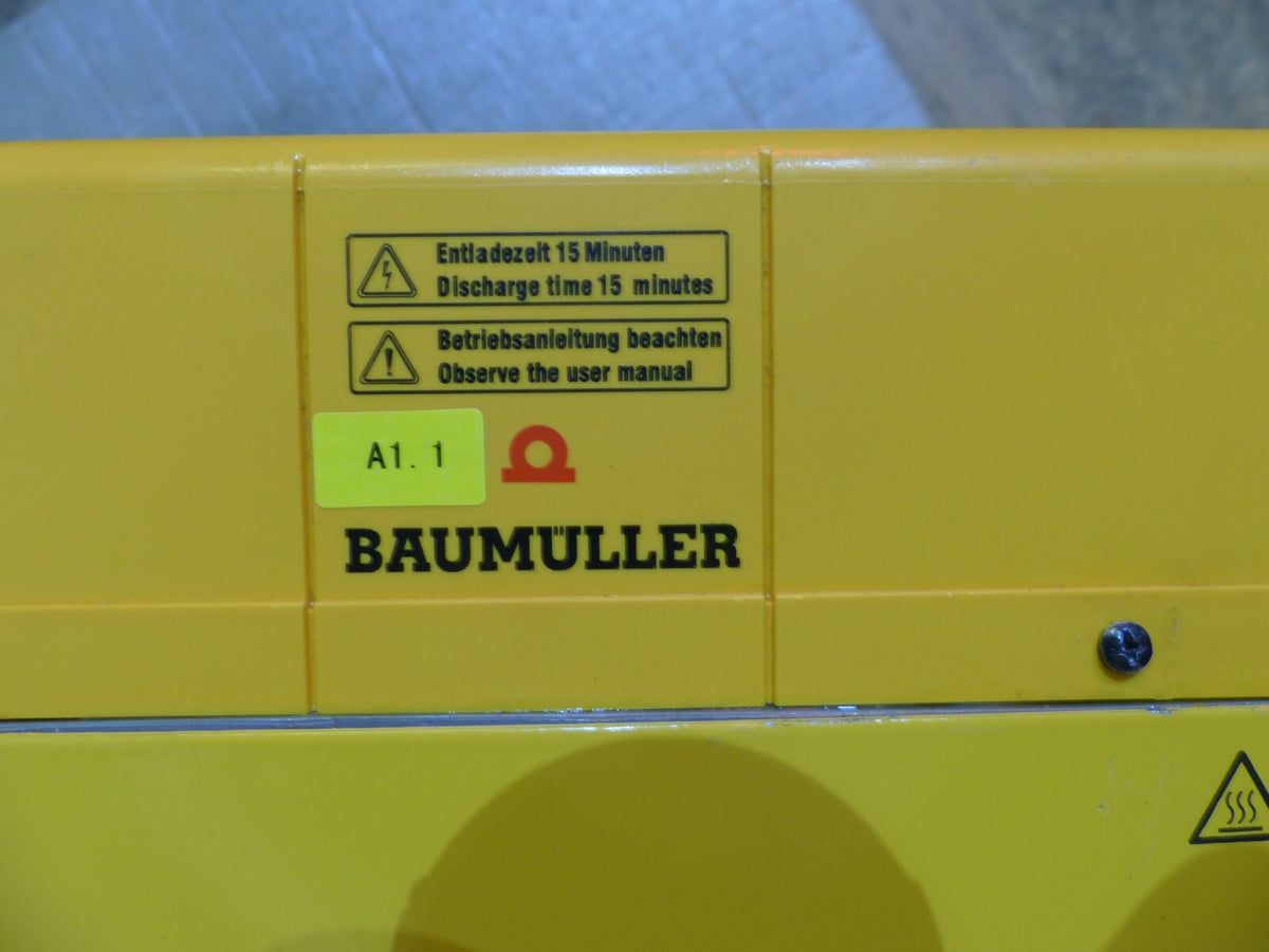 Baumüller BM5807-SG-252112-252112-282111-001-0000-0110-E80(Riss im Ecke)s.Bilder
