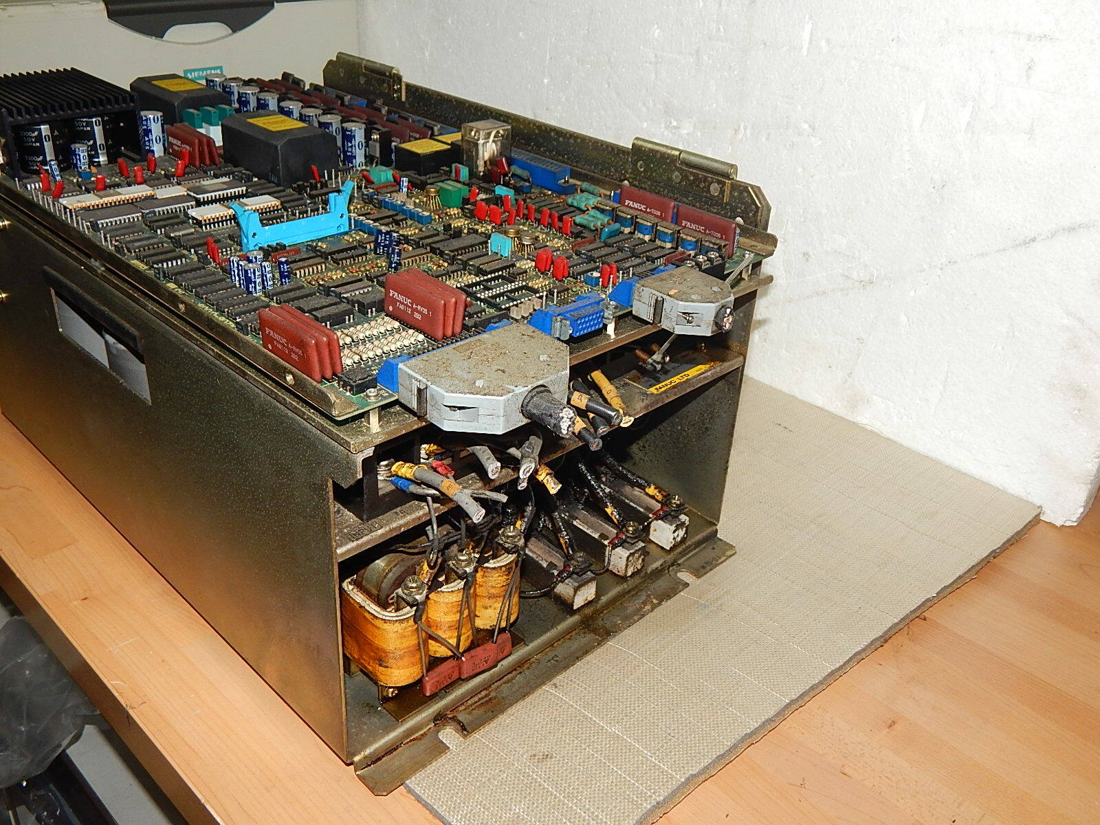 Fanuc AC SPINDLE SERVO UNIT A06B-6044-H008  Ungeprüft  Als Ersatzteil