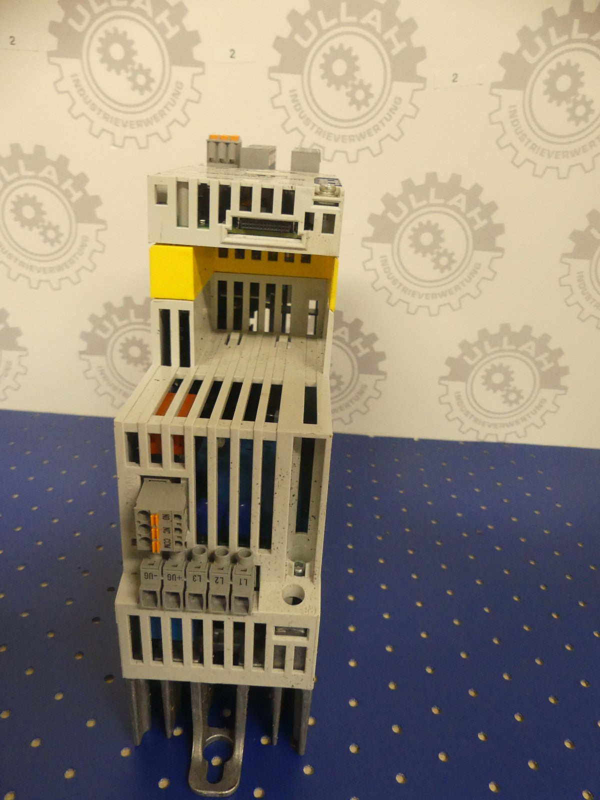 LENZE E84AVHCE5514SB0, leicht beschädigt s. Bilder