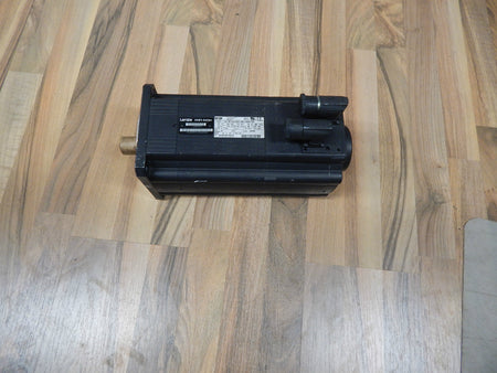 Lenze MCS14L32-RS0P2-E25N-ST5S00N-R0SU // Servomotor