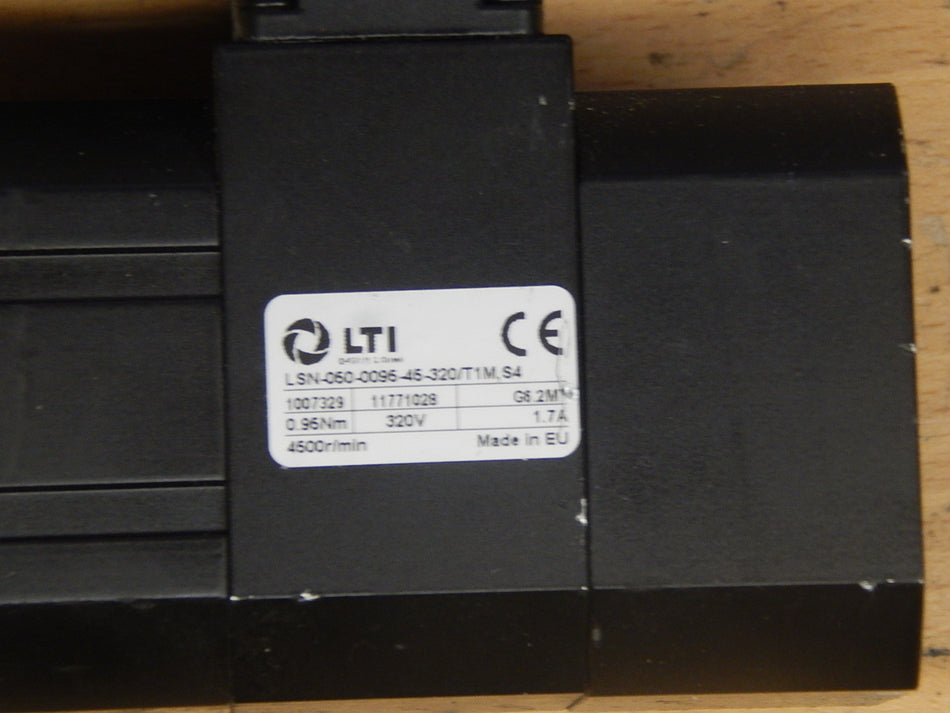 LTi  LSN-050-0095-45-320/T1M,S4  Servomotor  Used