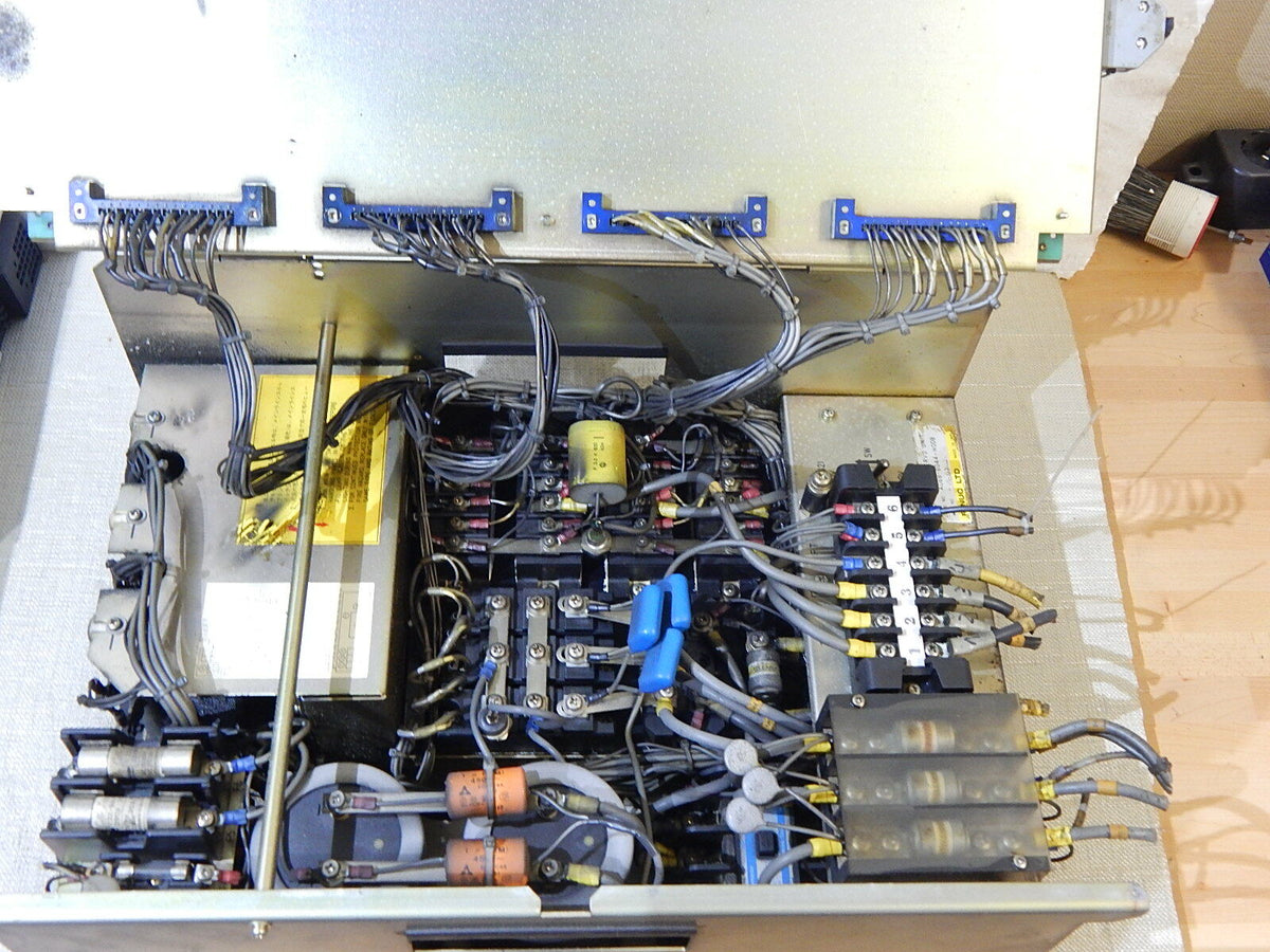 Fanuc AC SPINDLE SERVO UNIT A06B-6044-H008  Ungeprüft  Als Ersatzteil