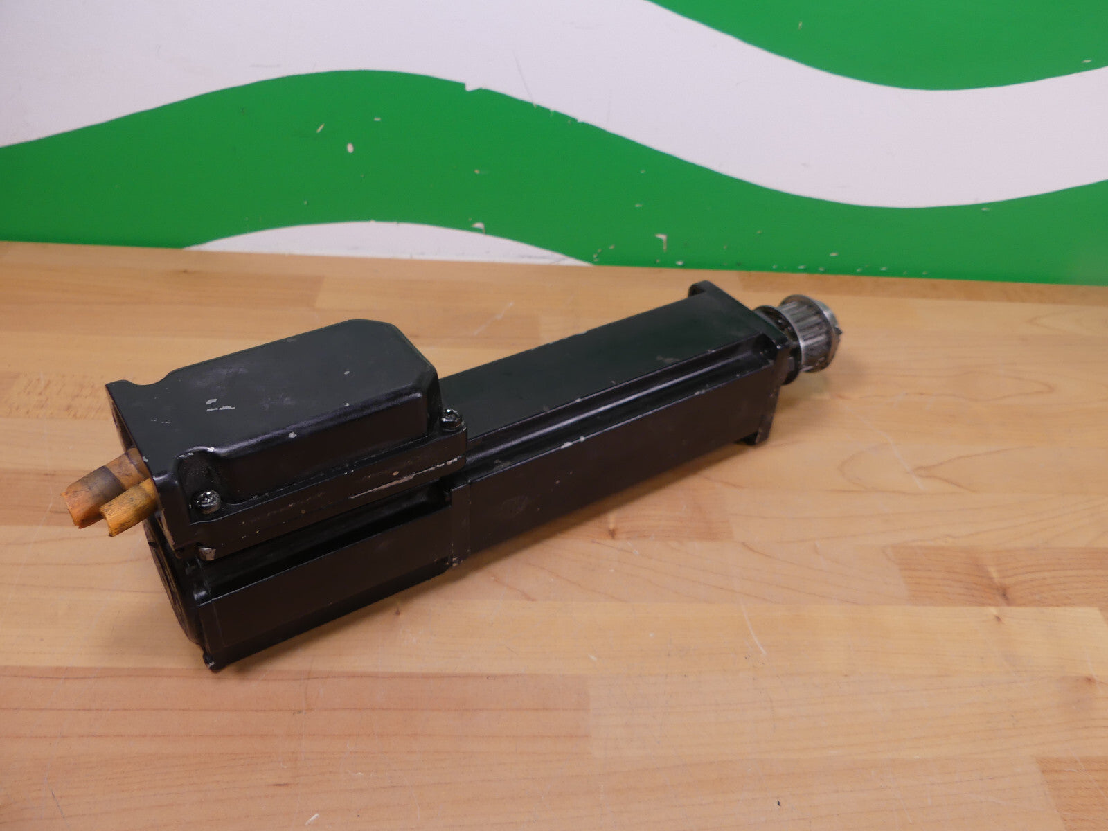 Rexroth Indramat PERMANENT MAGNET MOTOR MKD025B-144-KG0-KN