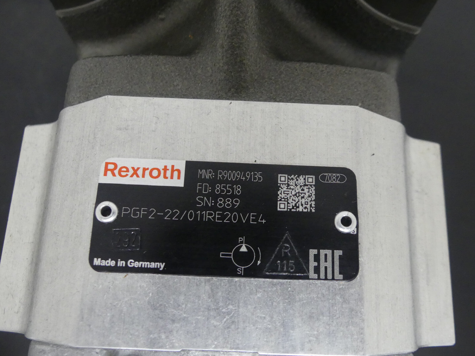 Rexroth R900949135  PGF2-22/011RE20VE4 Hydraulikpumpe