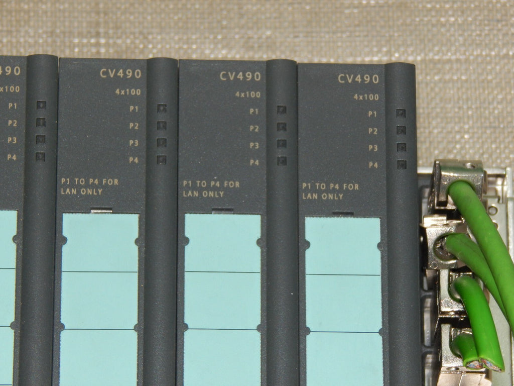  Siemens SIMATIC NET 6GK5495-8BA00-8AA2 / 6GK5 495-8BA00-8AA2 E-Stand: 03