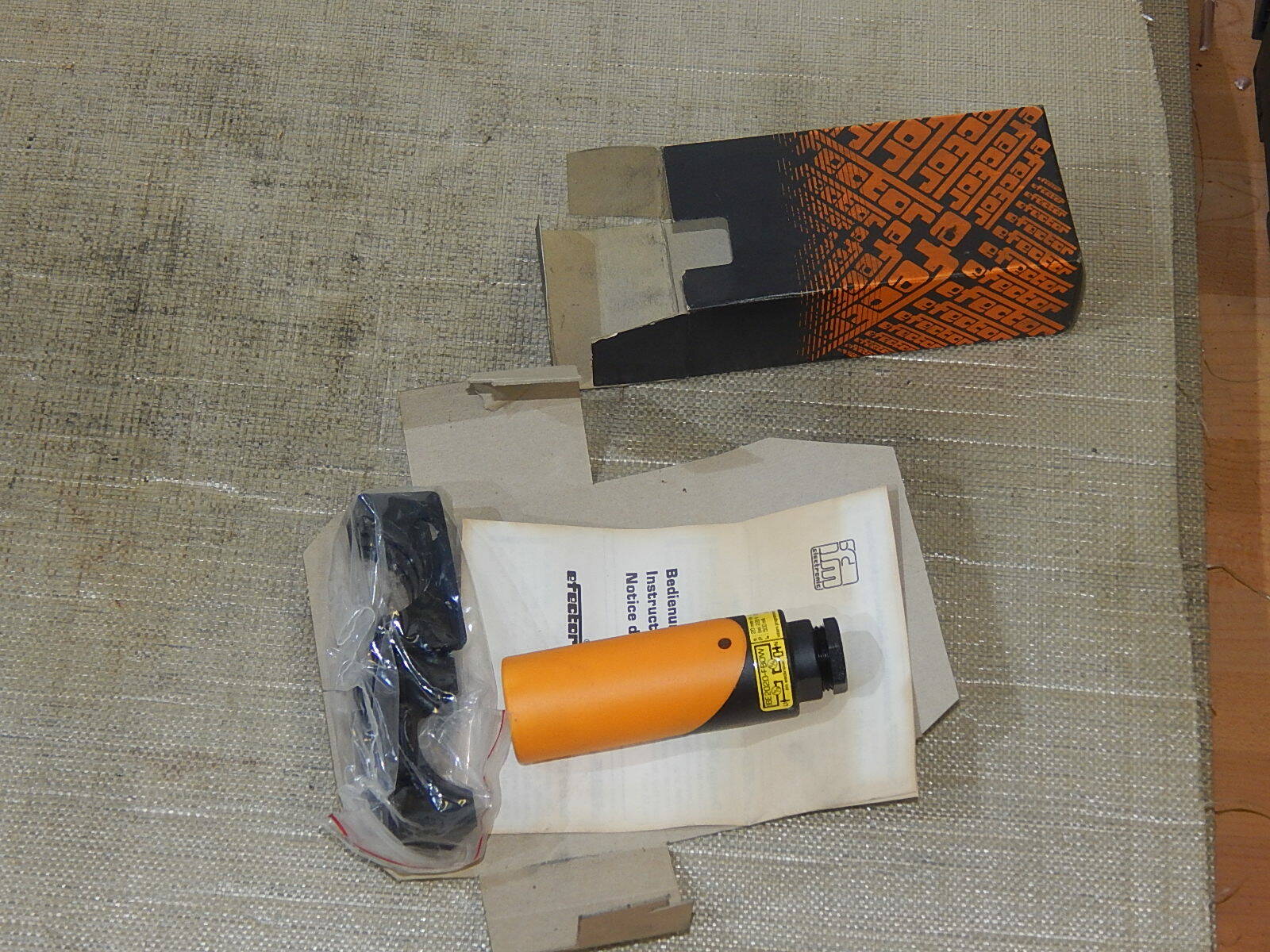  ifm electronic efector Induktiver Sensor IBE2020-FBOW