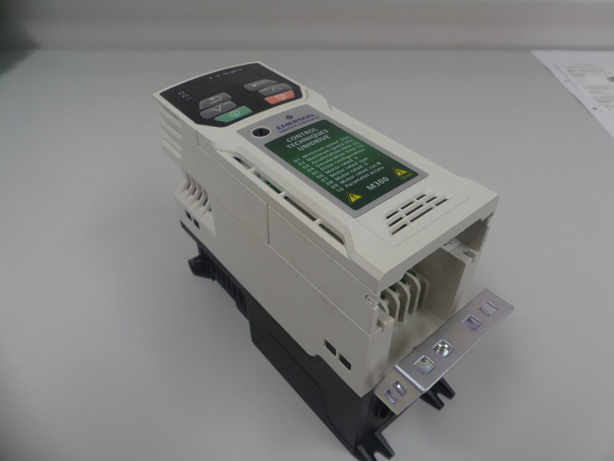 Emerson Unidrive 1,5 KW  M300-024 00042 A101 00 AB100