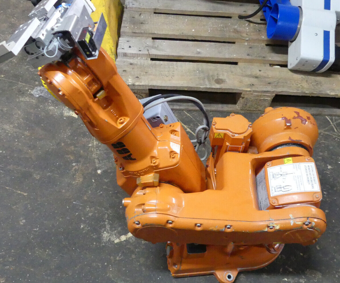 ROBOTER ABB IRB 140 M2004  IRB 140 type B Leicht Beschädgit s.Bilder