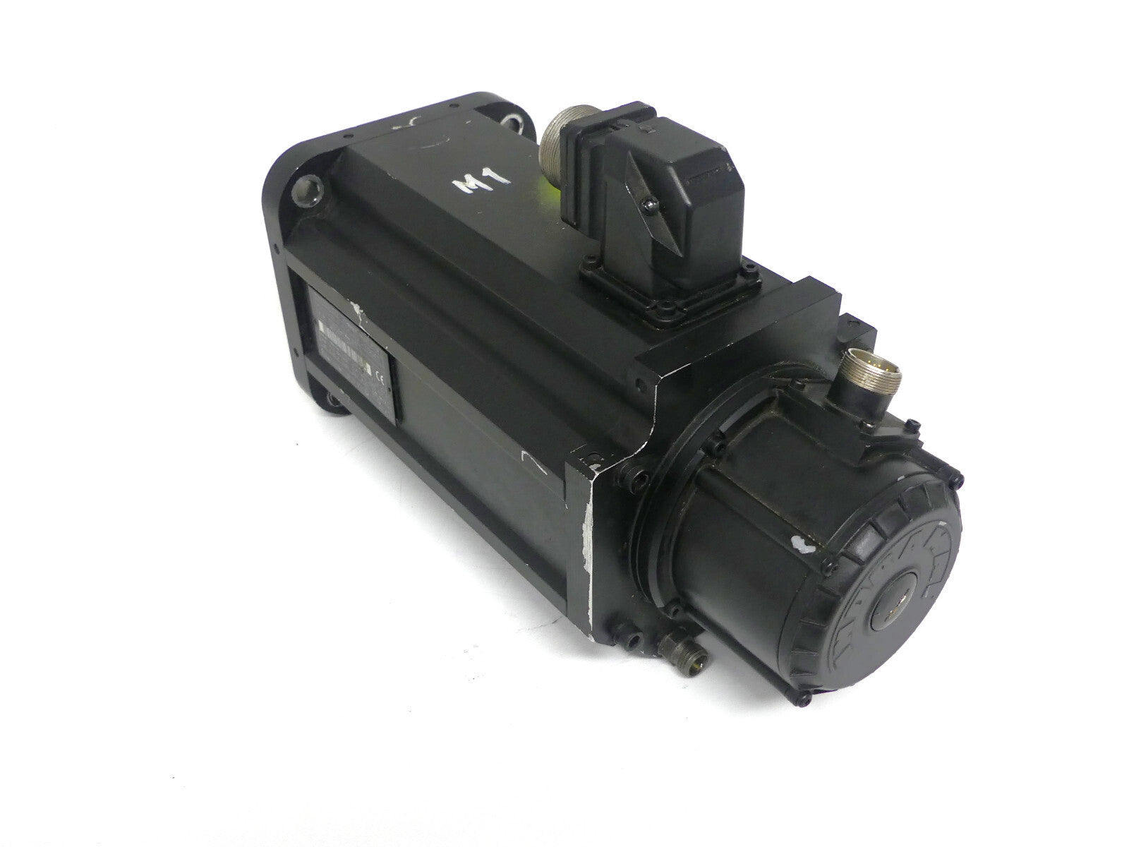  Indramat MDD093B-F-020-N2L-110GA1 Permanent Magnet Motor  used