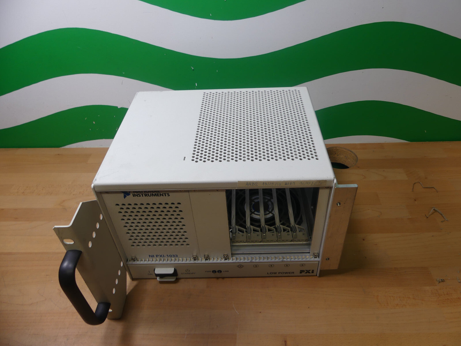 National Instruments NI PXI-1033