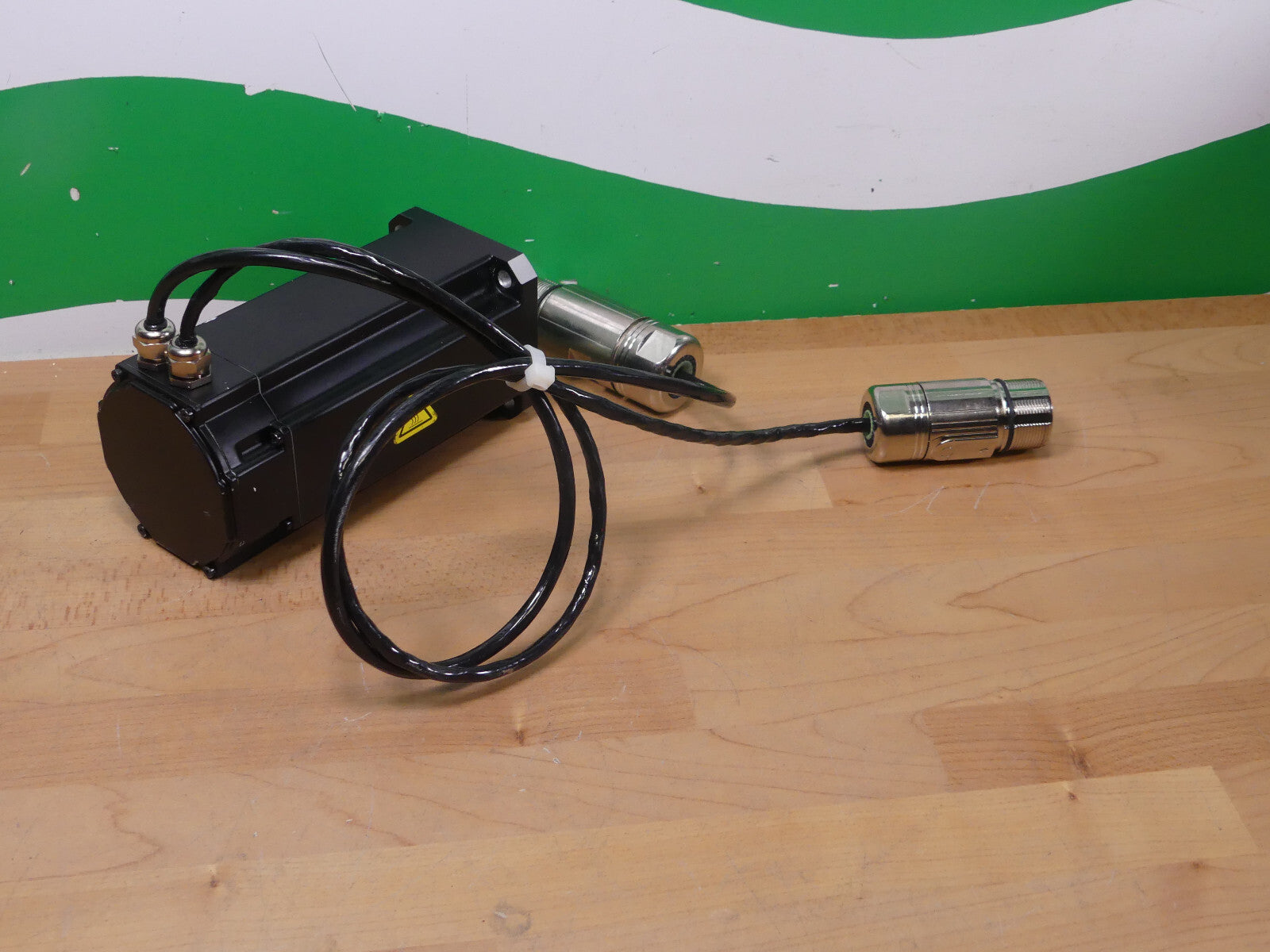 ESR AC Servomotor / MR 7723.4524-U3-N50-G01-AK2-M0-P0-S0 / 320V