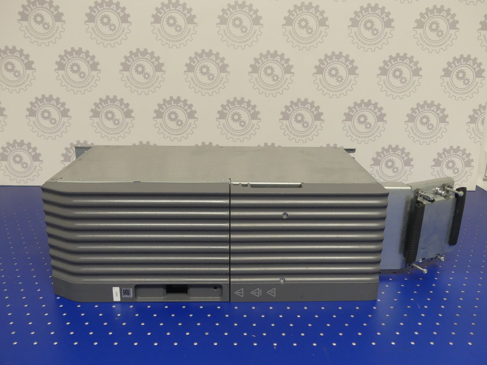 SEW EURODRIVE  MDP90A-0500-503-4-000