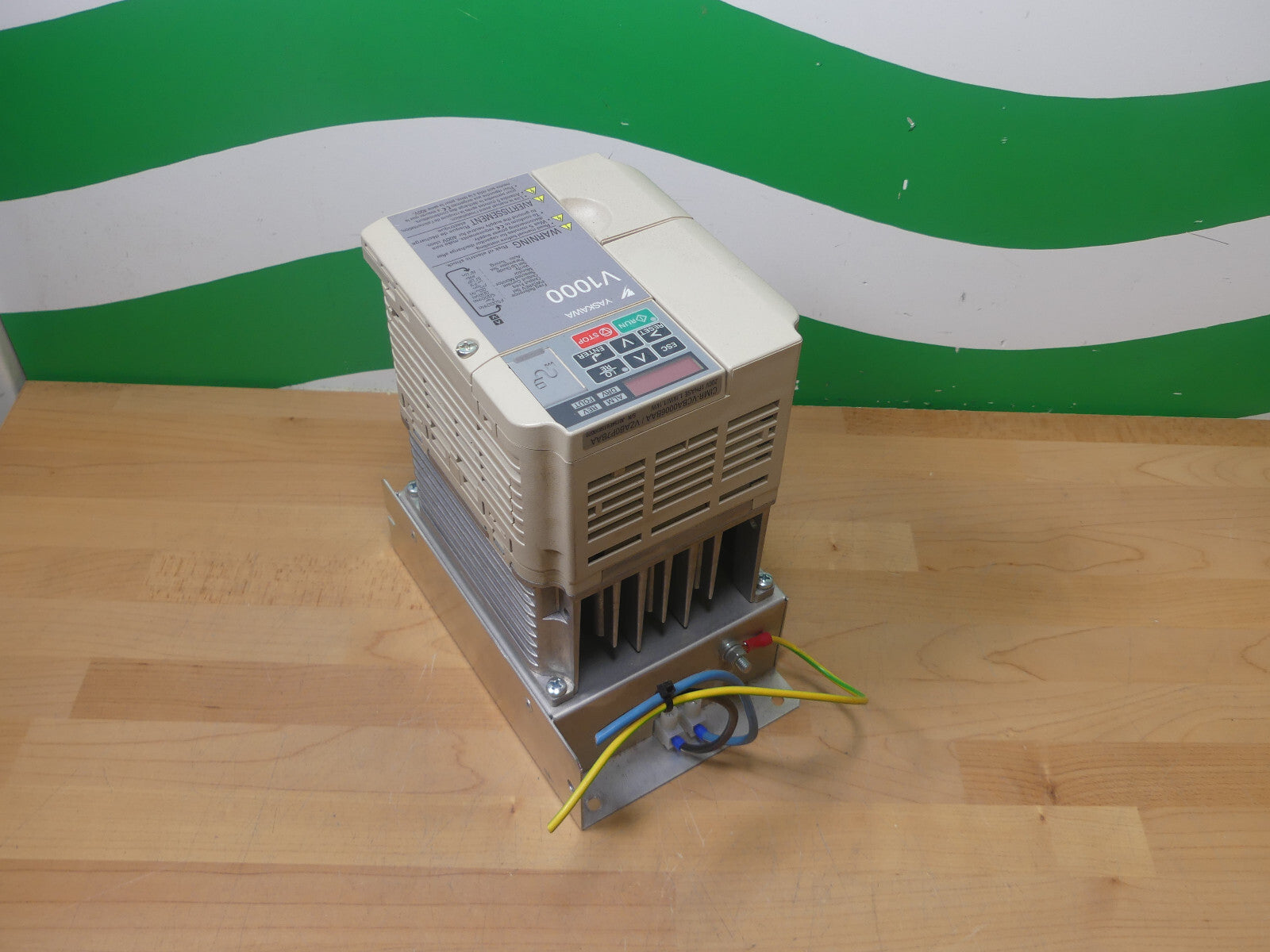 YASKAWA V1000 CIMR-VCBA0006BAA